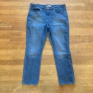 Levi signature medium wash midrise straight leg jeans pants size 16 short
 b34